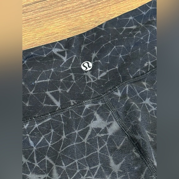 Lululemon Leggings 6 - Picture 4 of 5